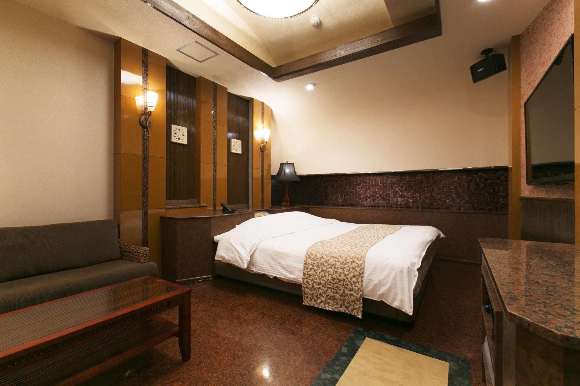 Hotel Atlantis Toyonaka (Adults Only) Exterior photo